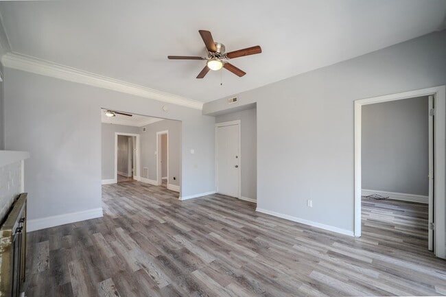 Building Photo - 7916 S Throop St