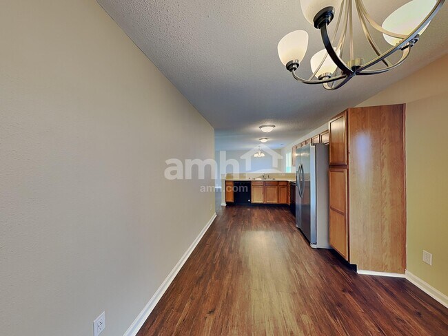 Foto del edificio - 656 Rocky Meadow Dr