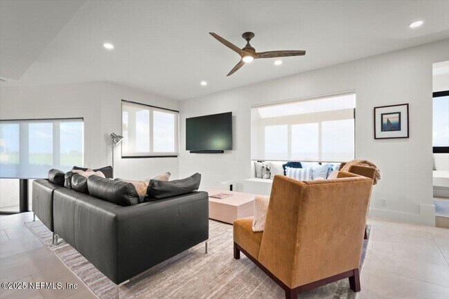 Foto del edificio - 739 Spinnakers Reach Dr