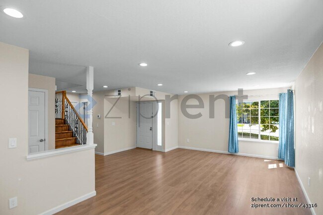 Building Photo - 33525 Bardolph Cir