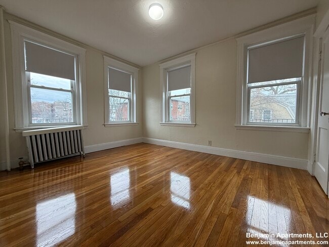 Building Photo - 11 Vinal St