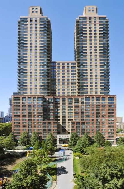 Foto del edificio - West End Towers