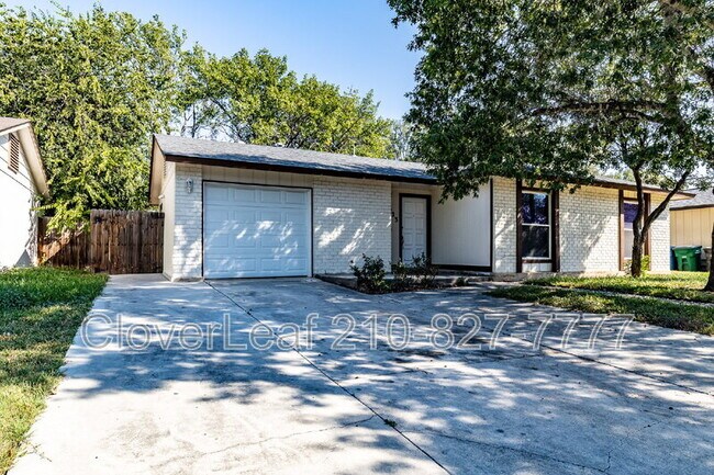 Foto del edificio - 9423 Cliff Way St