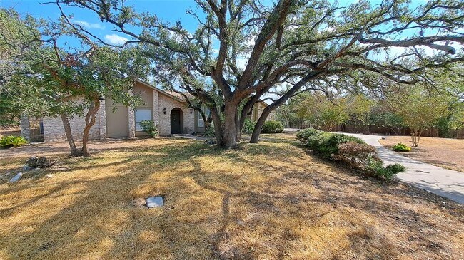 Building Photo - 10305 Spicewood Mesa