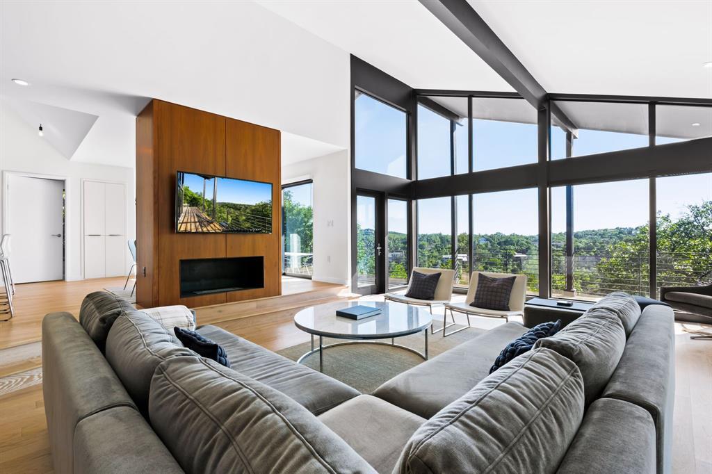 Foto principal - 911 Redbud Trail