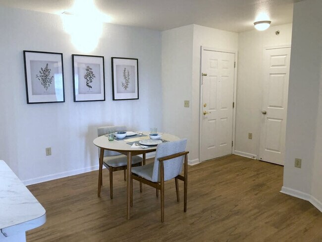 Área de comedor - Fairfield Apartments