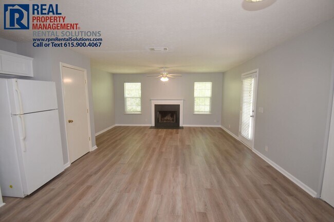 Foto del edificio - Adorable all brick 3BR/2BA home with attac...