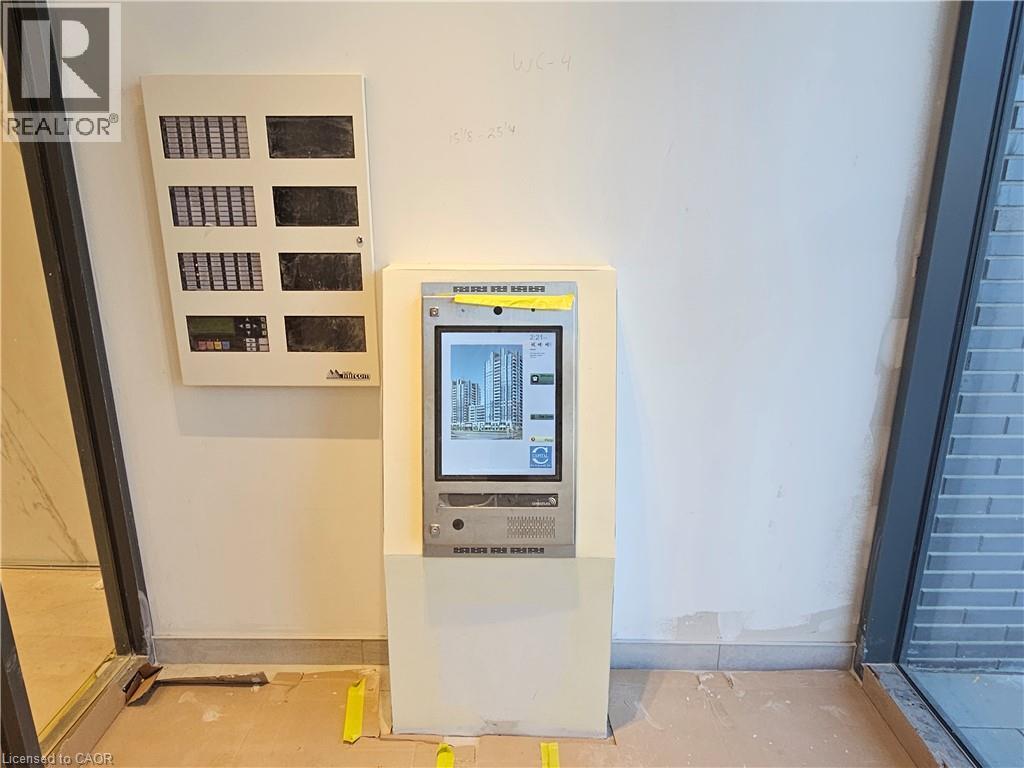 Building Photo - 415 Main St W