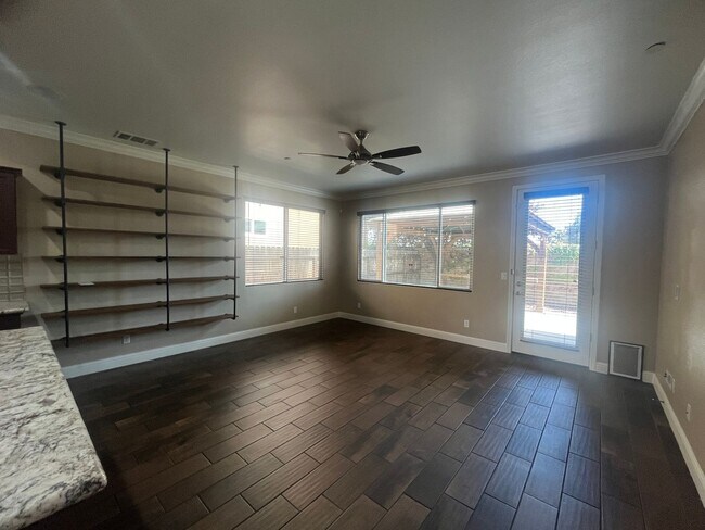 Foto del edificio - Two Story Home Move In Ready located in Avalon Gated Community!!!