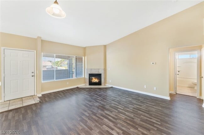 Building Photo - 350 S Durango Dr