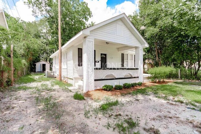 Building Photo - NOW OFFERING HALF OFF FIRST FULL MONTH IF ...