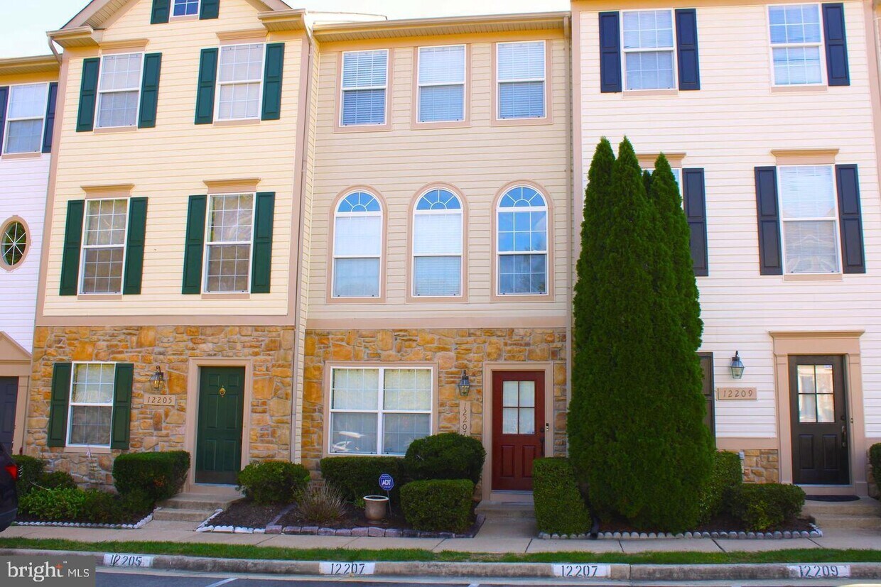 12207 Densmore Ct, Woodbridge, VA 22192 Townhome Rentals in Woodbridge VA
