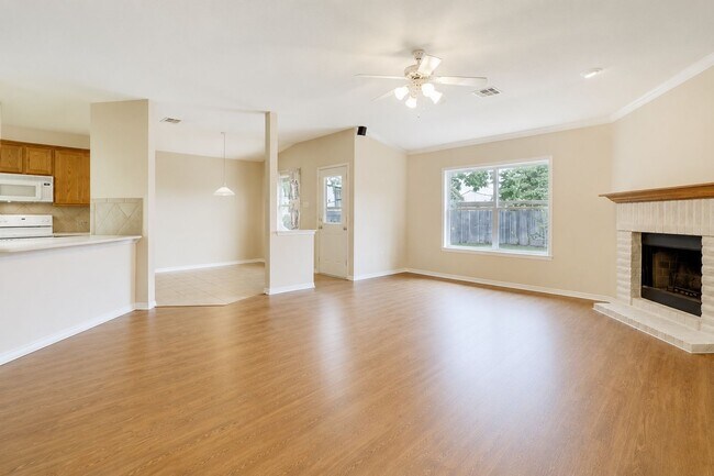 Foto del edificio - 2100 Mir Woods Dr