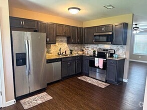 Building Photo - 2503 Rollow Ln