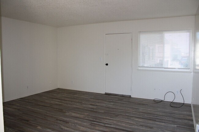 Foto del edificio - 5234 Sacramento Ave