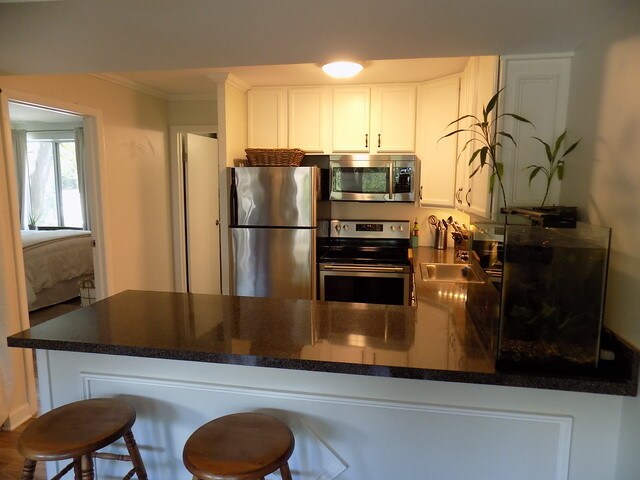 Building Photo - 5807 Oakwood Dr