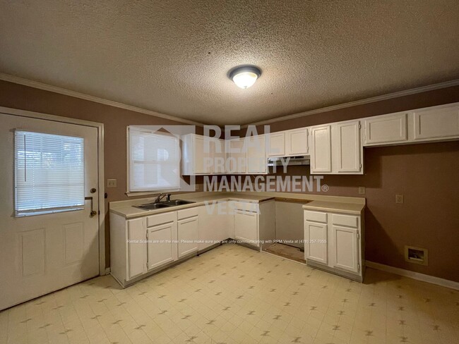 Foto del edificio - Two Bedroom Townhome In North Macon!