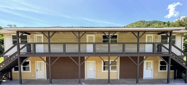 Building Photo - Fox Run Apts 963