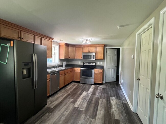 Foto del edificio - Charming 3 Bed/ 2 Bath Ranch Home Located ...
