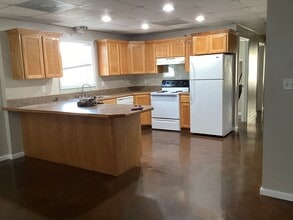 Building Photo - 135 Eureka Dr