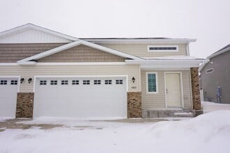 Building Photo - 1023 29th Ave W