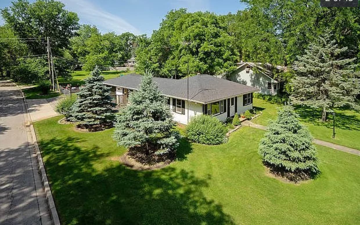 Foto del edificio - 2617 Chevy Chase Dr