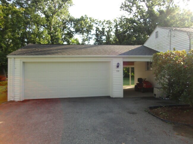 2 car Garage - 799 Shaker Rd