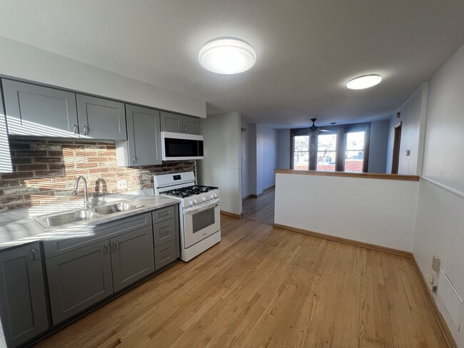 Foto del edificio - 4008 N Leclaire Ave