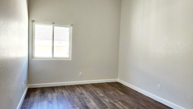 Building Photo - 4010 W 242nd St