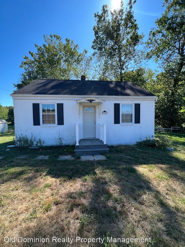 2 br, 1 bath House 3926 Snapps Creek Road House Rental in