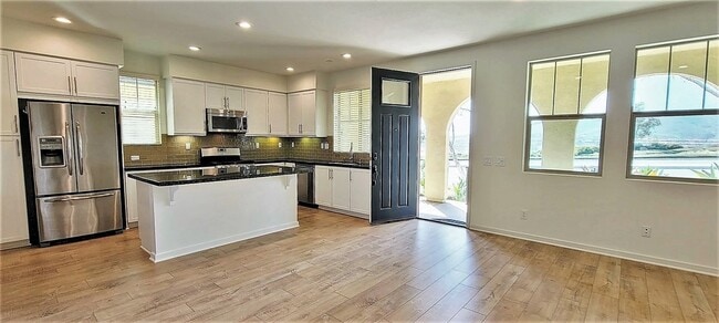 Building Photo - 2 Adelfa St