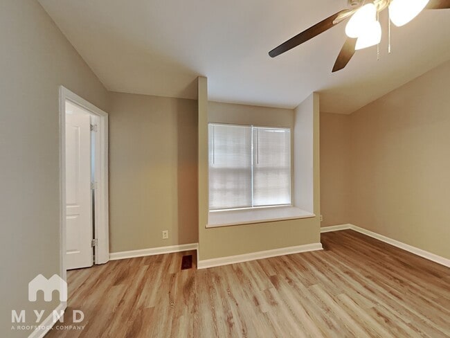 Foto del edificio - 453 Westgate Blvd