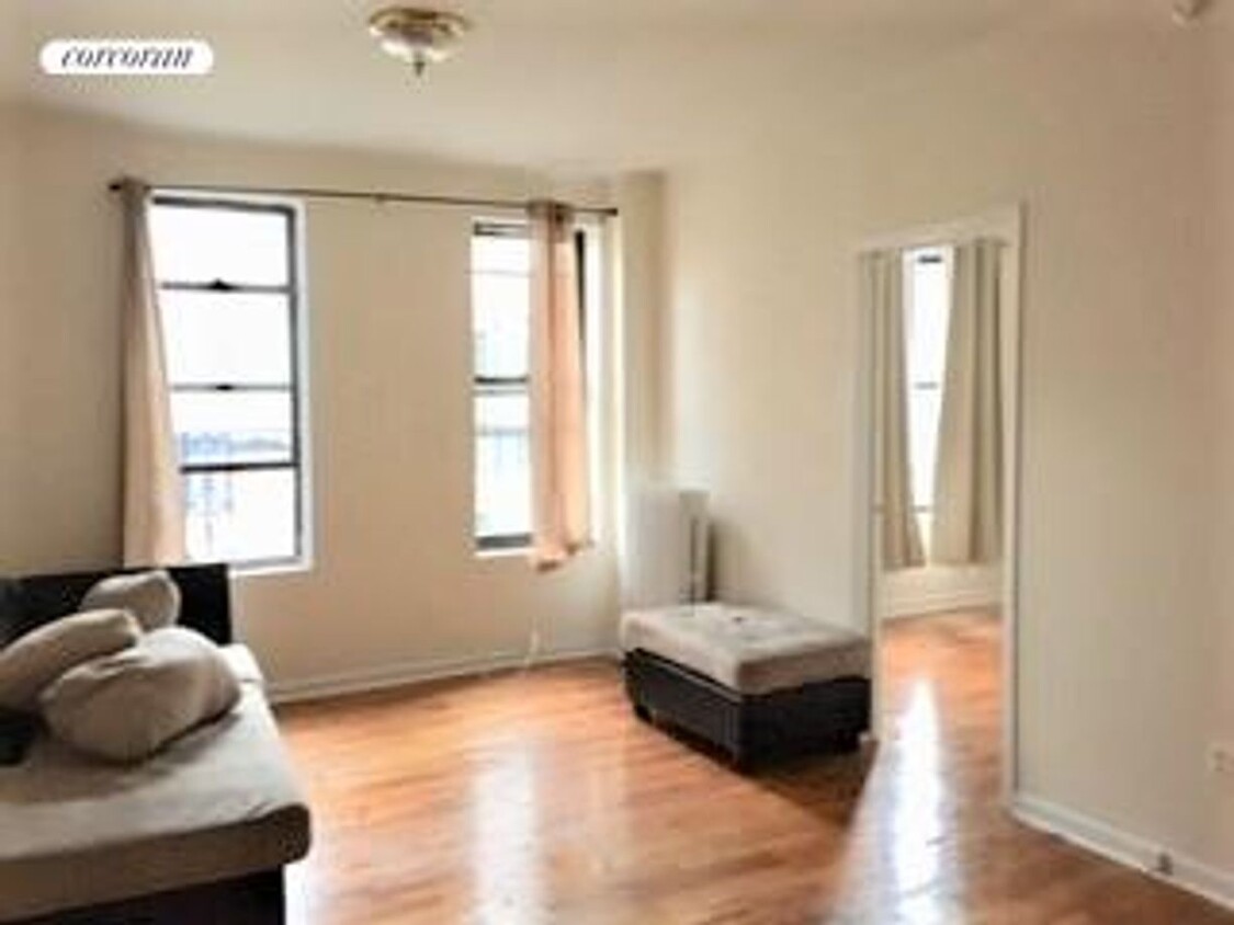 Foto principal - 57 E 97th St