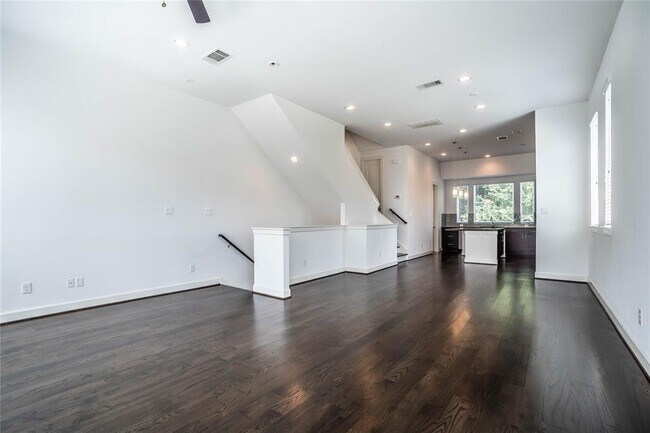 Foto del edificio - 4609 La Branch St