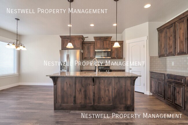 Foto del edificio - 246 W Silver Springs Dr