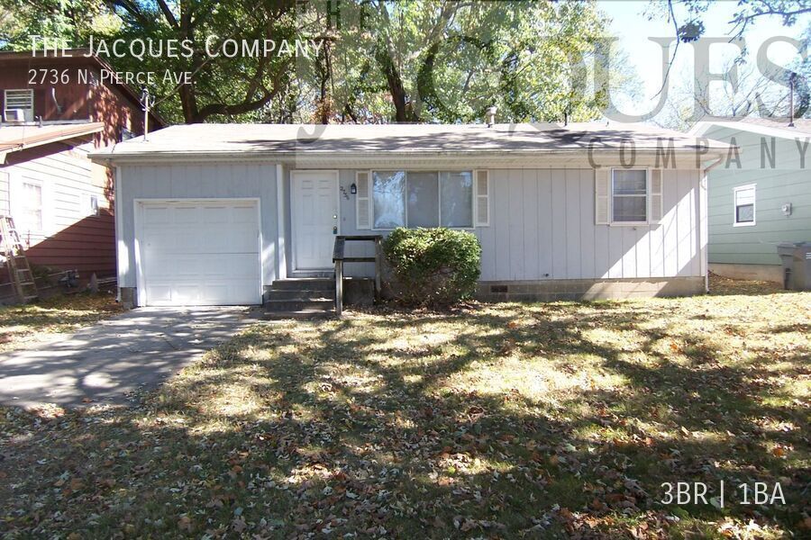 Primary Photo - 3 Bedroom 1 Bath 1 Car Garage With Tons of...