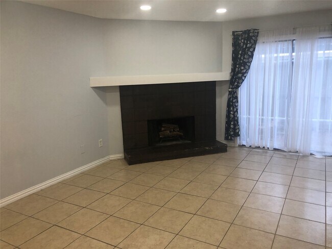 Foto del edificio - 9531 Pagewood Ln