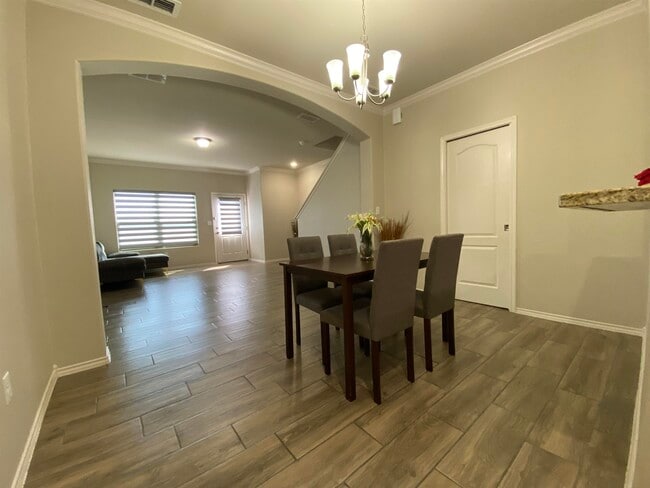 Building Photo - 5513 Montevista Dr