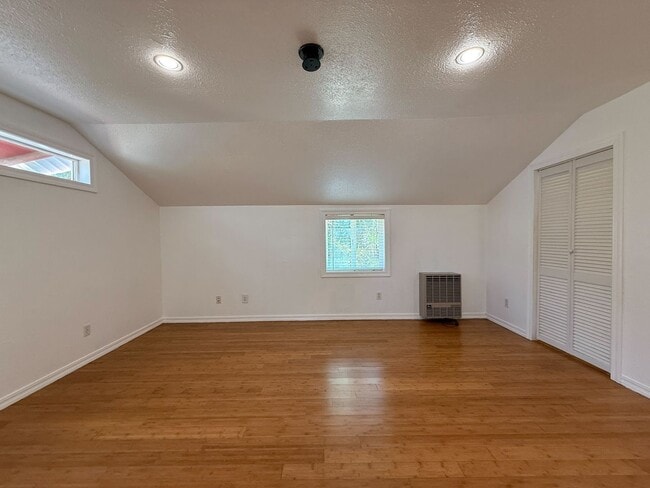 Building Photo - 39 Paddon Rd