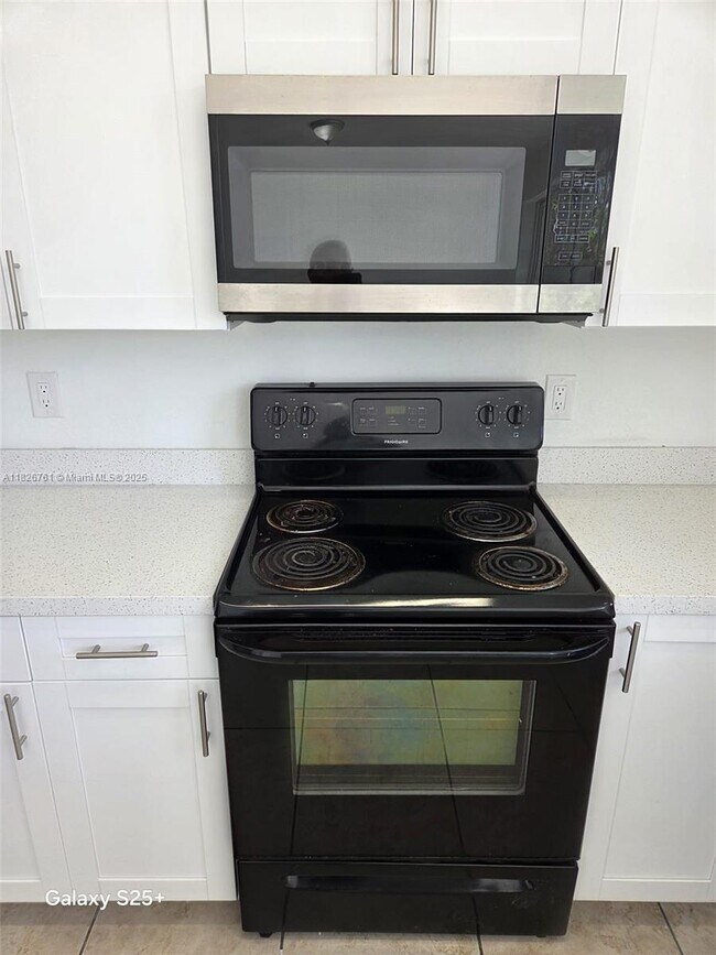 Foto del edificio - 490 NE 21st Terrace