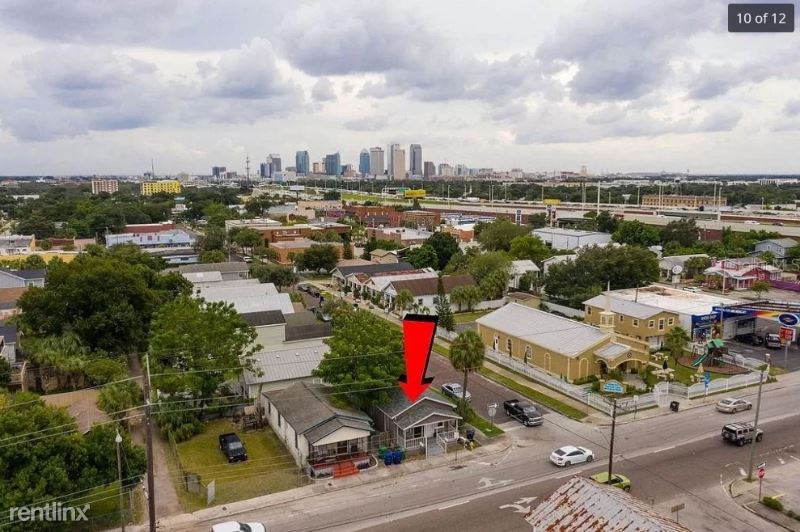 Primary Photo - 2302 N Armenia Ave