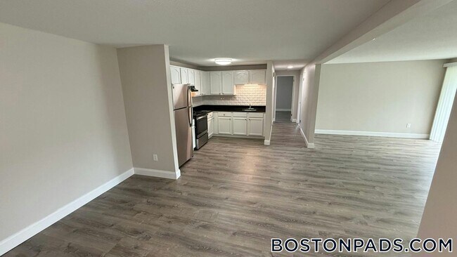 Foto del edificio - 310 Thompson Rd