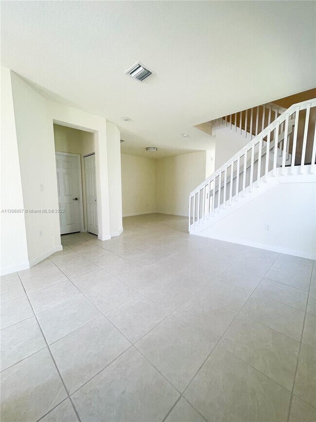 Foto del edificio - 10968 W 33rd Ln
