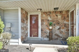 Building Photo - 2205 Ash Grove Rd