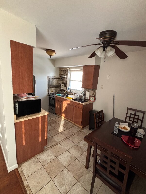 Foto del edificio - 232 N 9th St