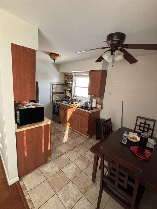 Building Photo - 232 N 9th St