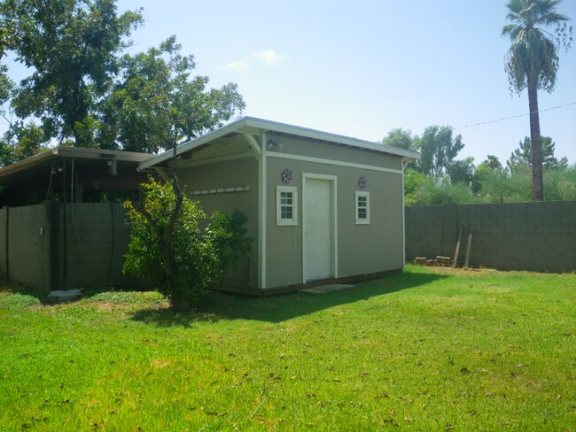 Building Photo - 1402 E Williams St