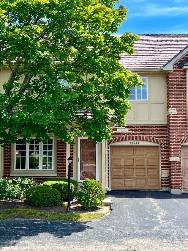 34249 Homestead Rd, Gurnee, IL 60031 Townhome Rentals in Gurnee IL