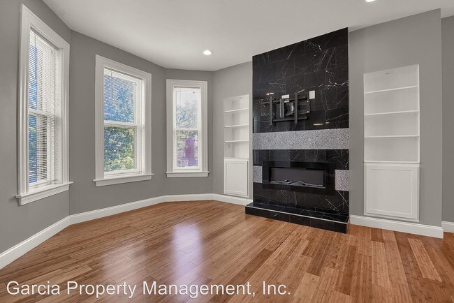 Foto del edificio - 5150 Waterman Blvd