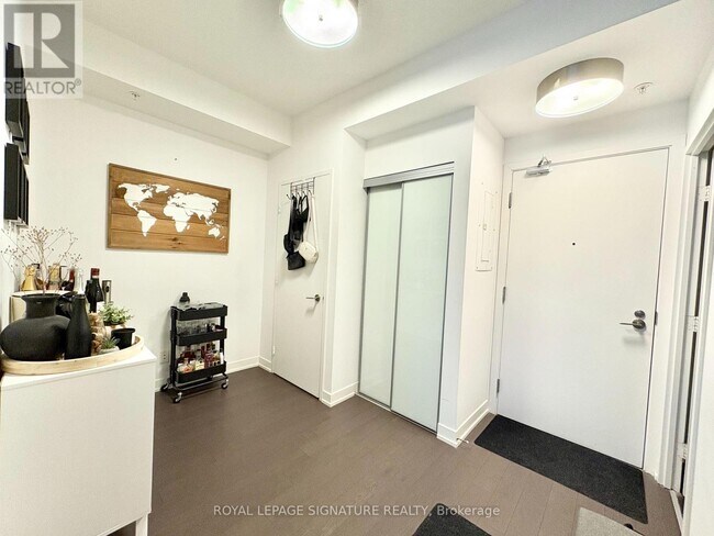 Photo du bâtiment - 455 Front St E